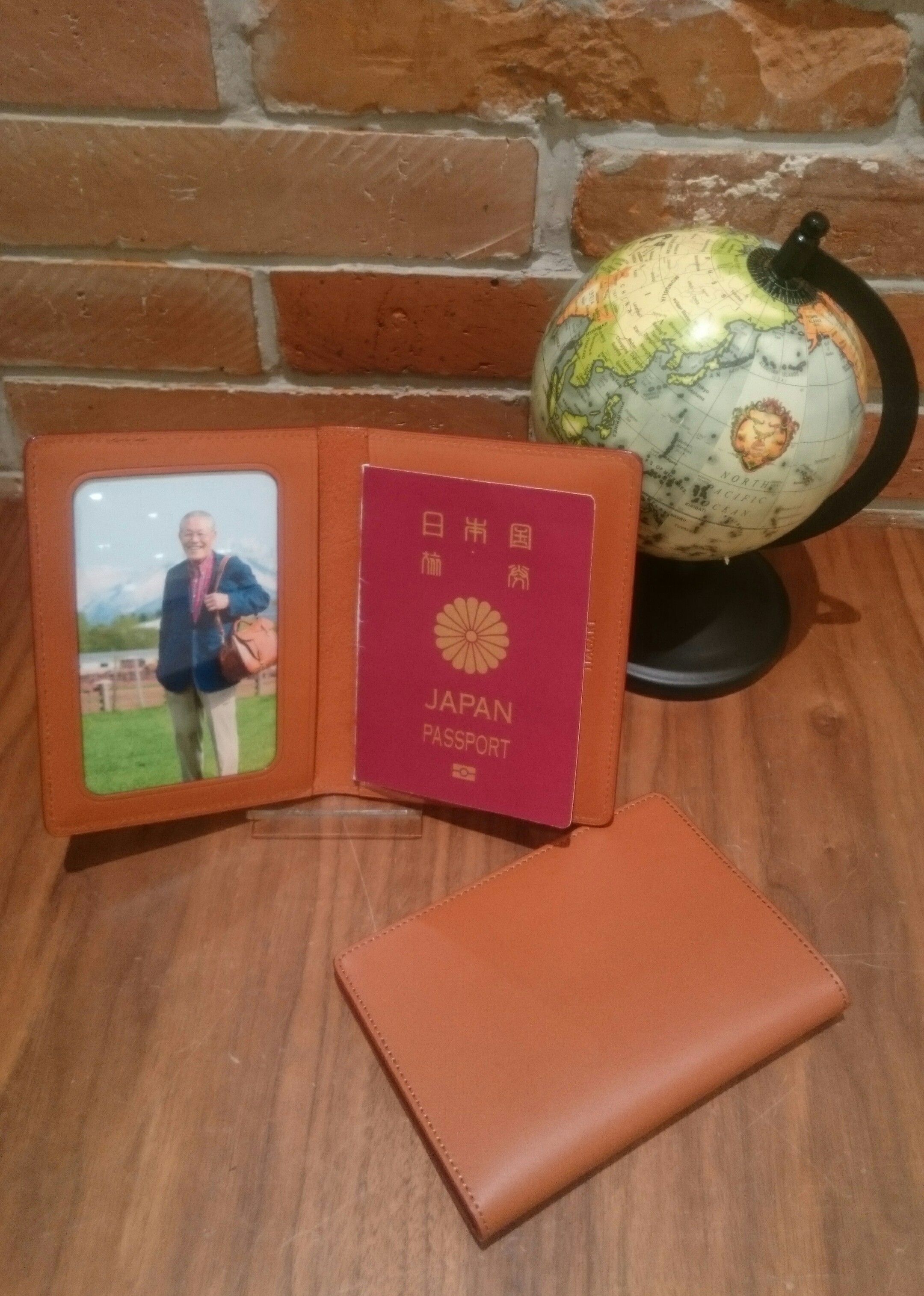 ウクライナ緊迫で いたがき　パスポートケース 旅行用品